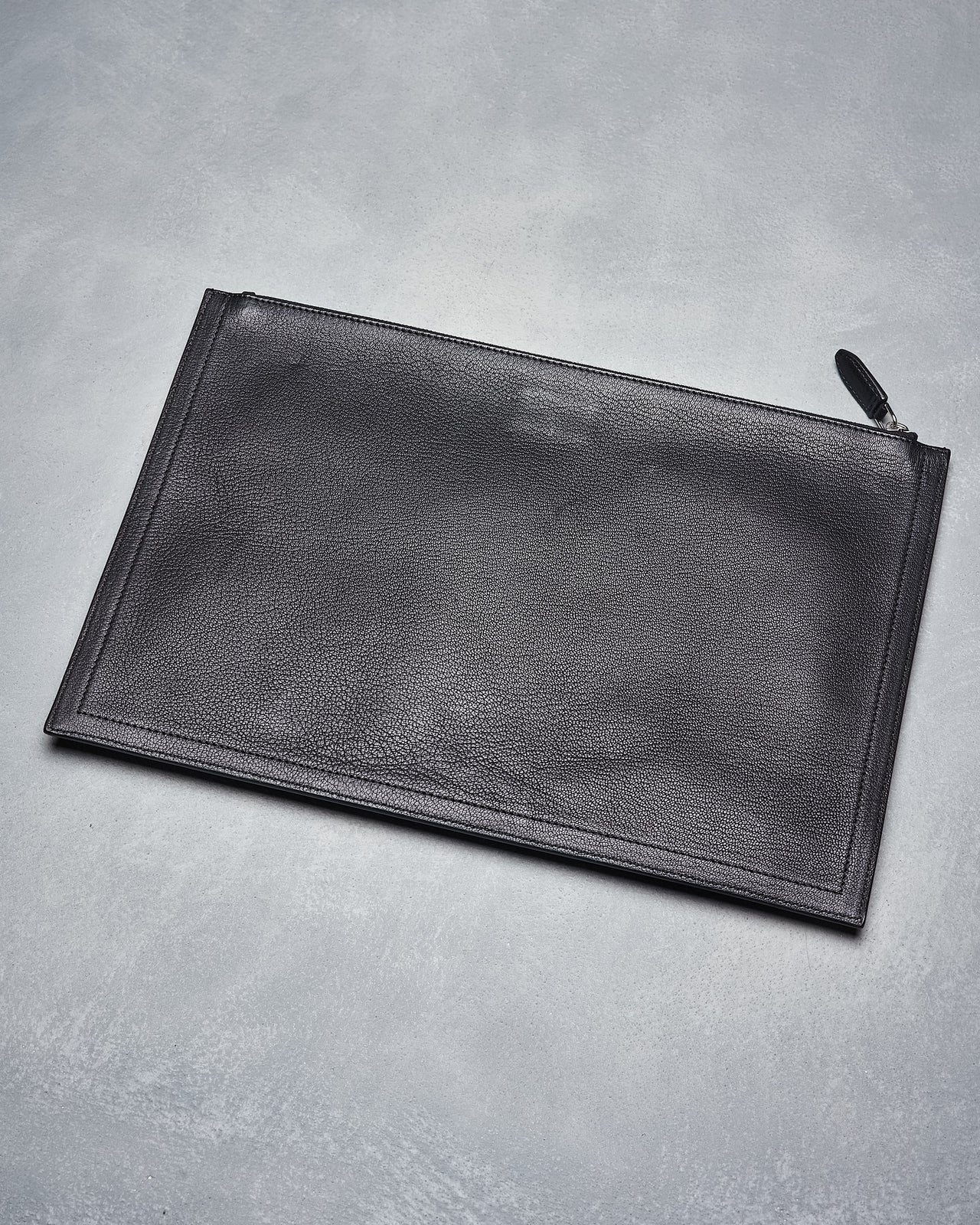 Givenchy Antigona grained leather large pouch