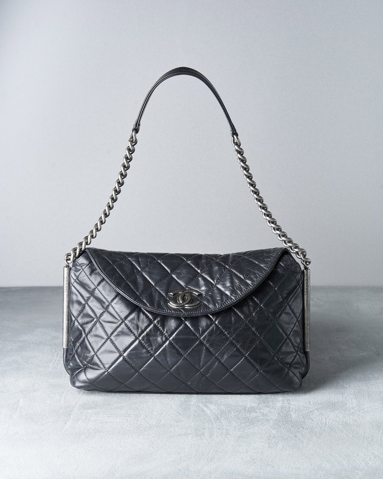 Chanel 2012 crackle leather flap shoulder bag with Ruthenium hardware