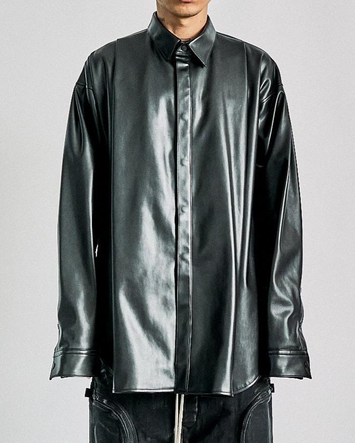 Julius Pre-spring 2023 synthetic leather shirt