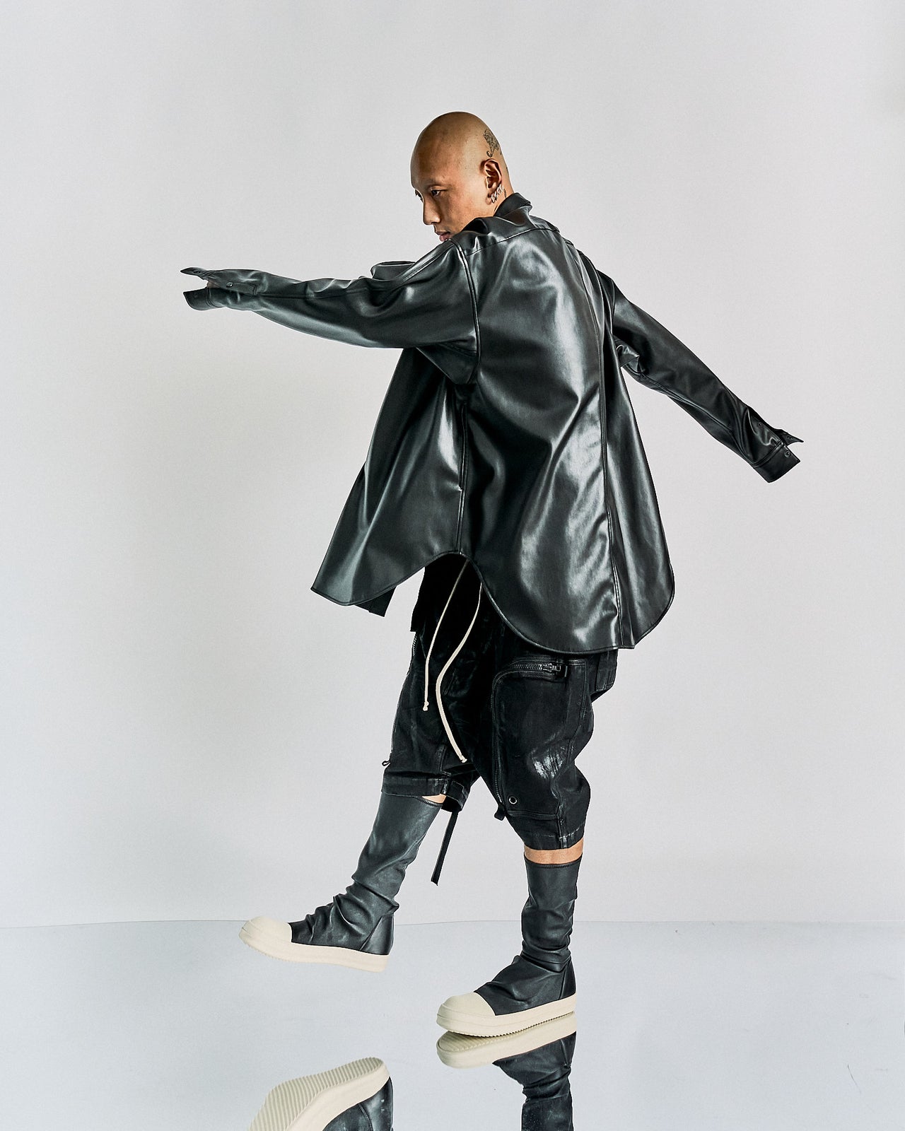 Julius Pre-spring 2023 synthetic leather shirt