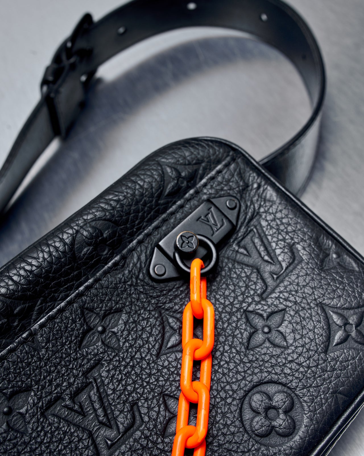 Louis Vuitton Uniformes Solar Ray soft pochette Volga belt bag