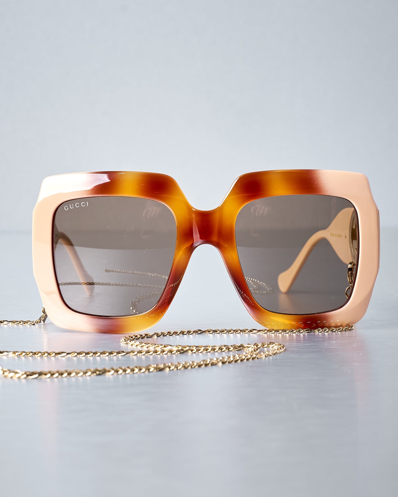 Gucci Geometric sunglasses with neck chain