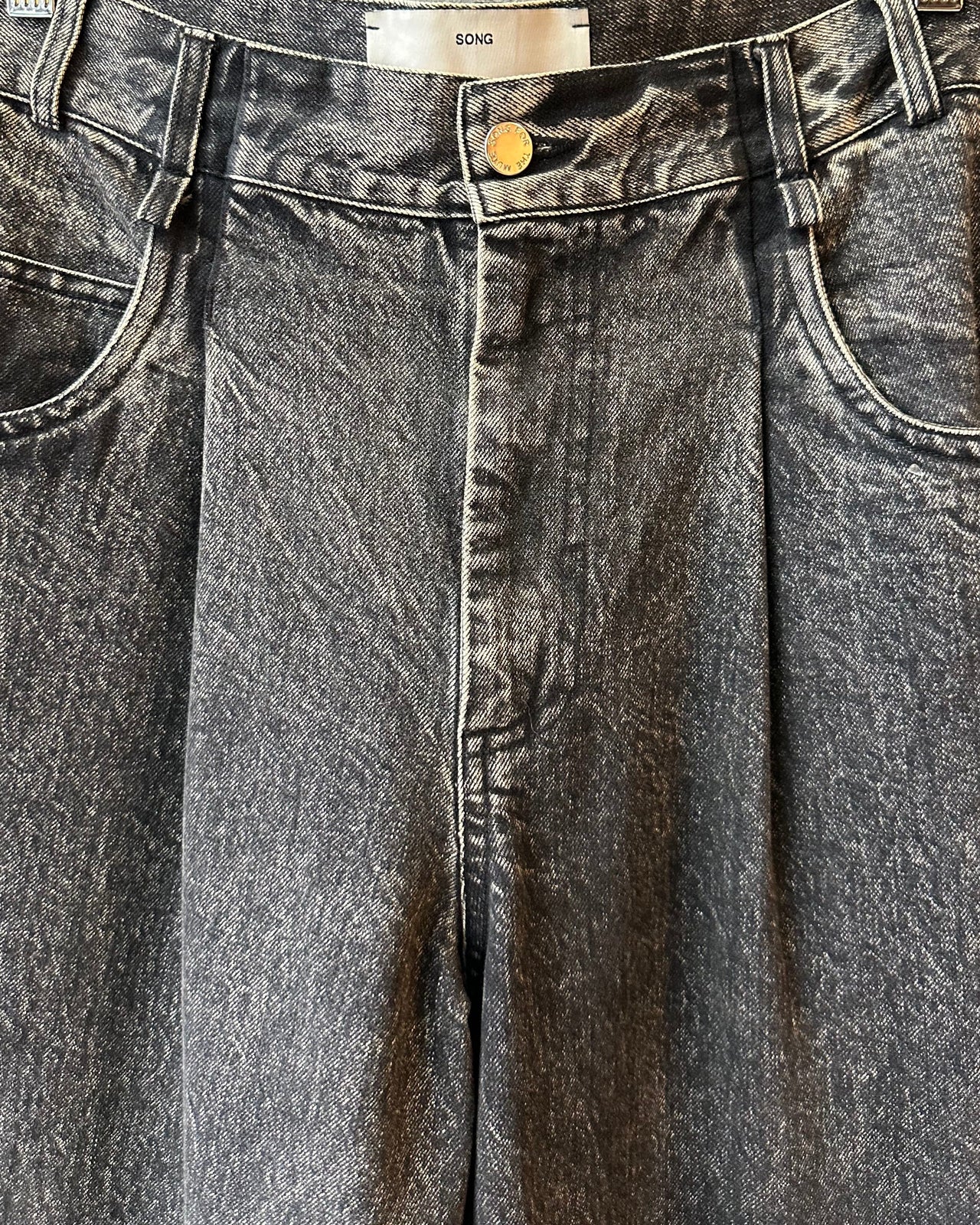 Song For The Mute 24.2 Tear Drop Fuzzy applique boyfriend jeans