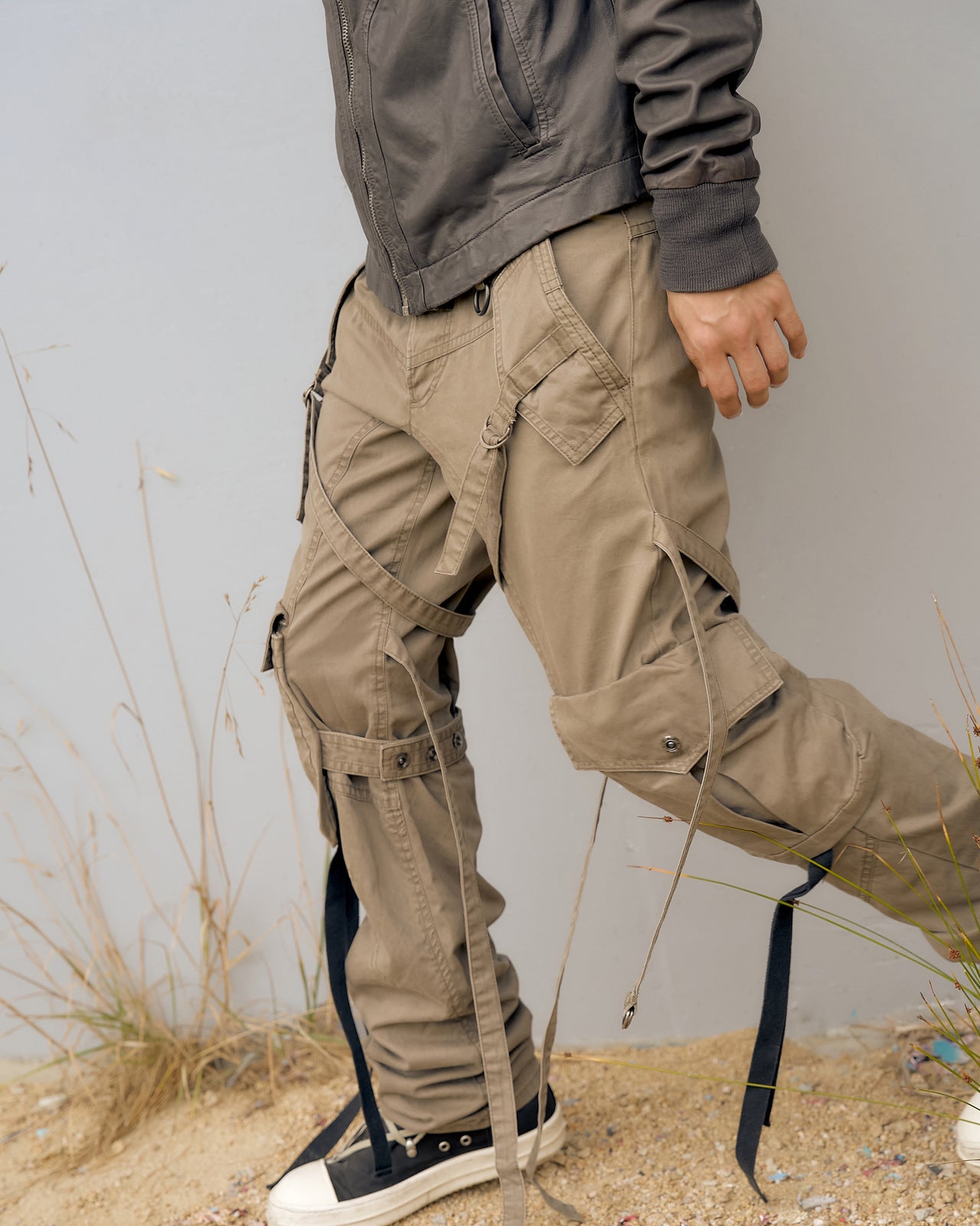 Yasuyuki Ishii Sulfide Bio bondage cargo pants