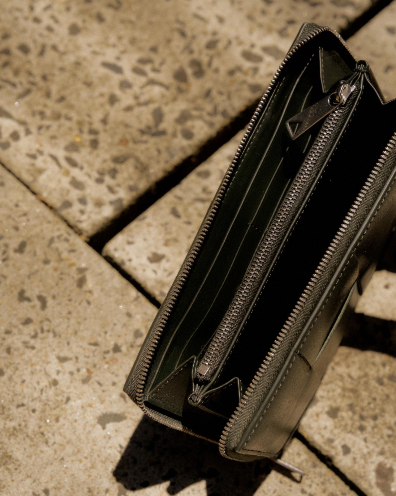 Bottega Veneta Cassette intrecciato zip wallet