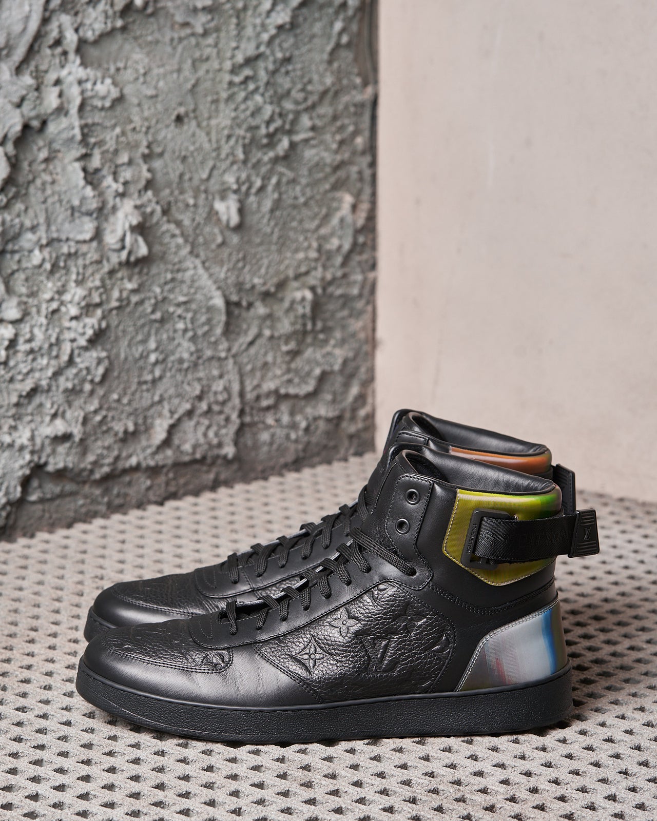 Louis Vuitton Rivoli LV5 high-top monogram sneaker Iridescent MS 0210