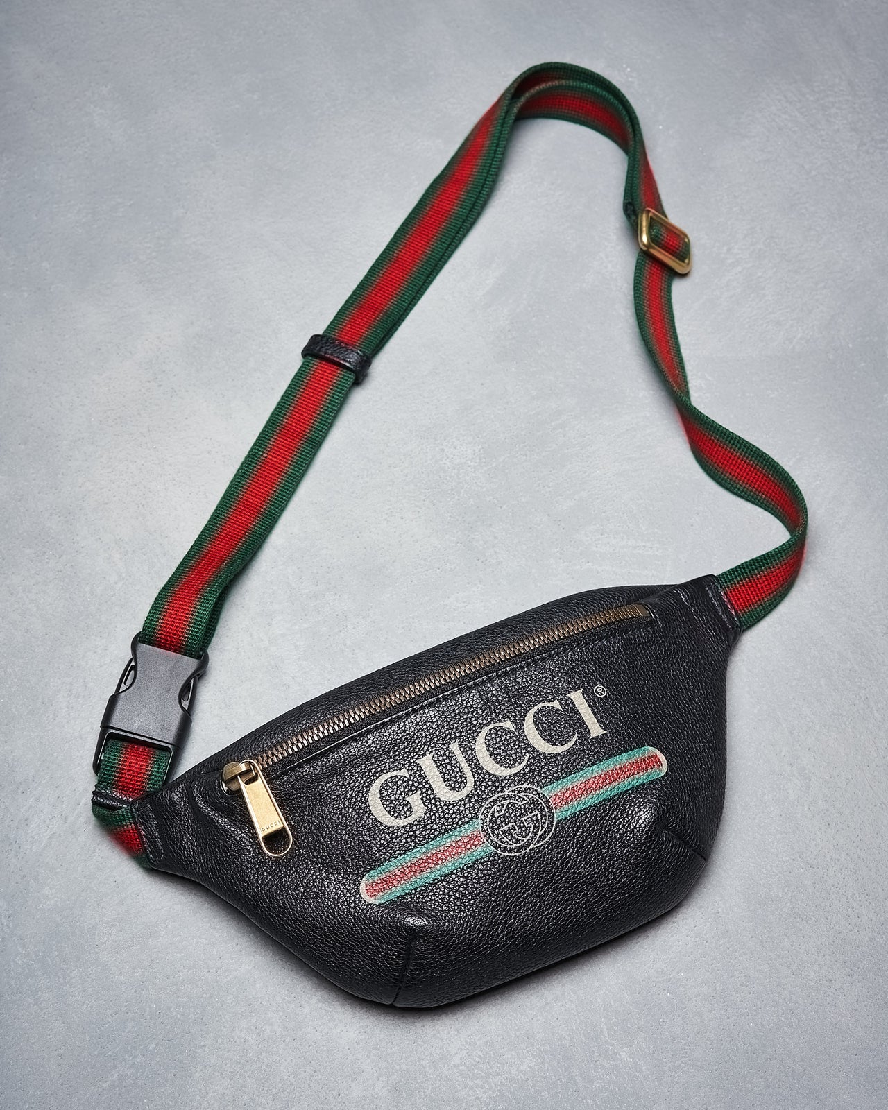 Gucci Grained leather logo belt bag