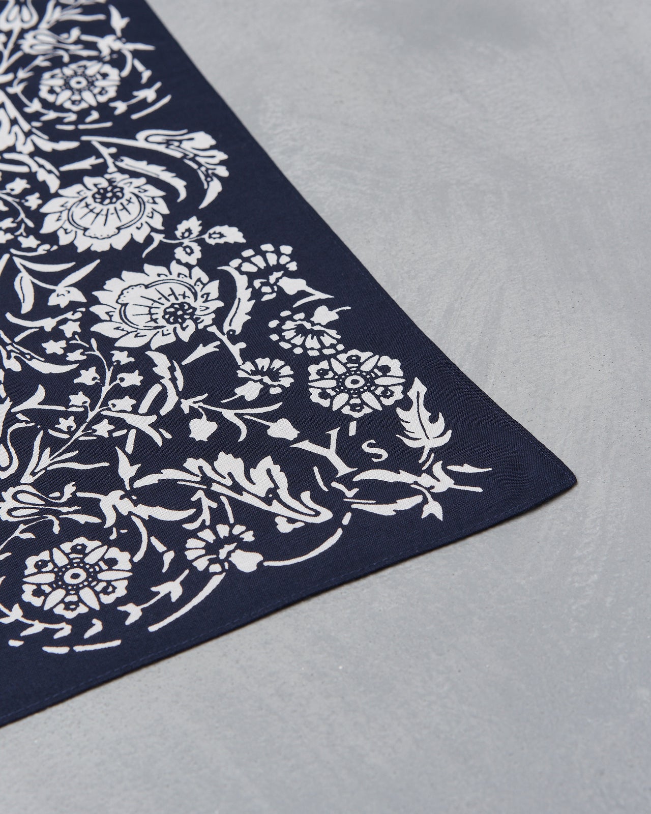 Y's By Yohji Yamamoto Floral print handkerchief