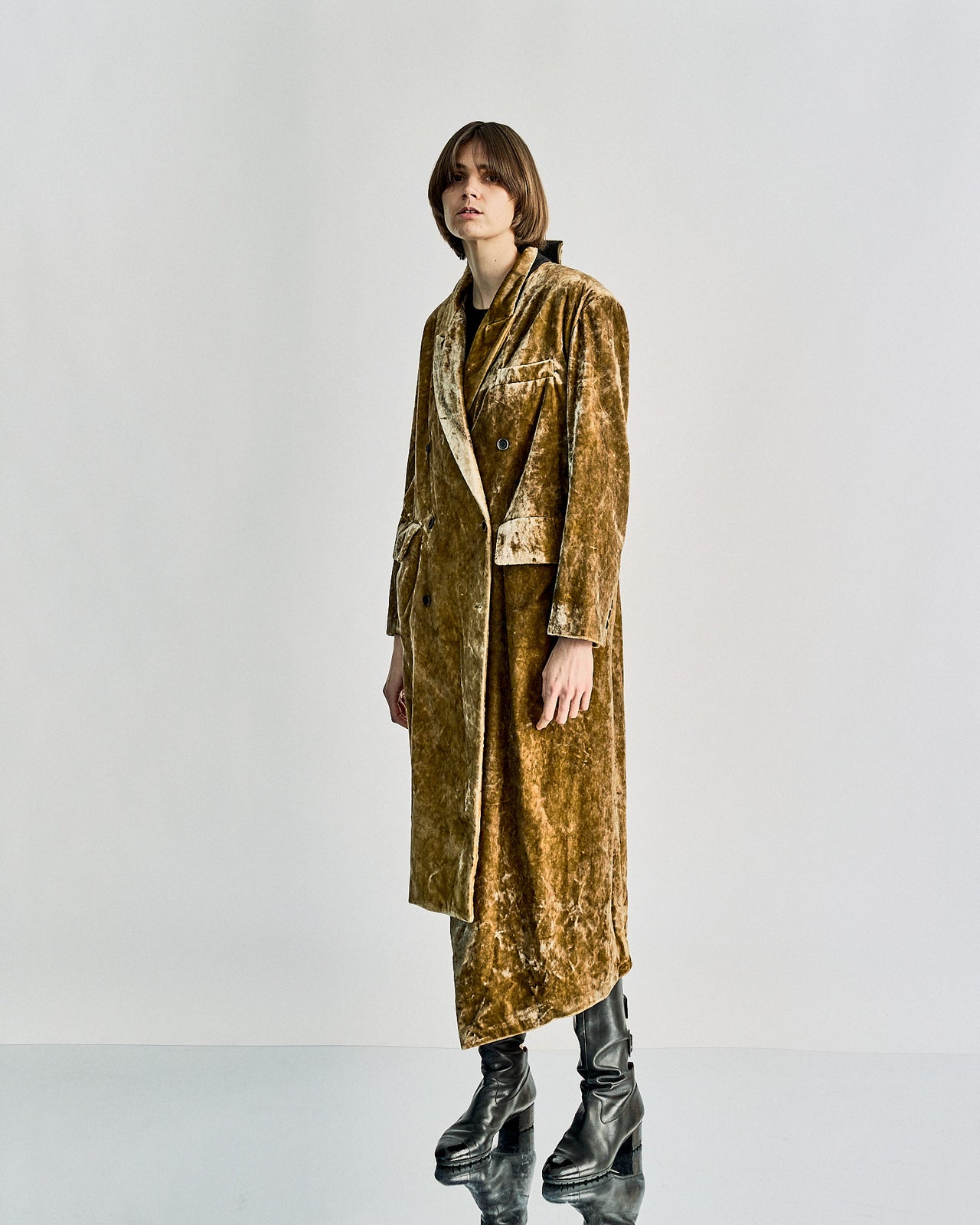 Uma Wang FW 2018 Colten asymmetric velvet coat