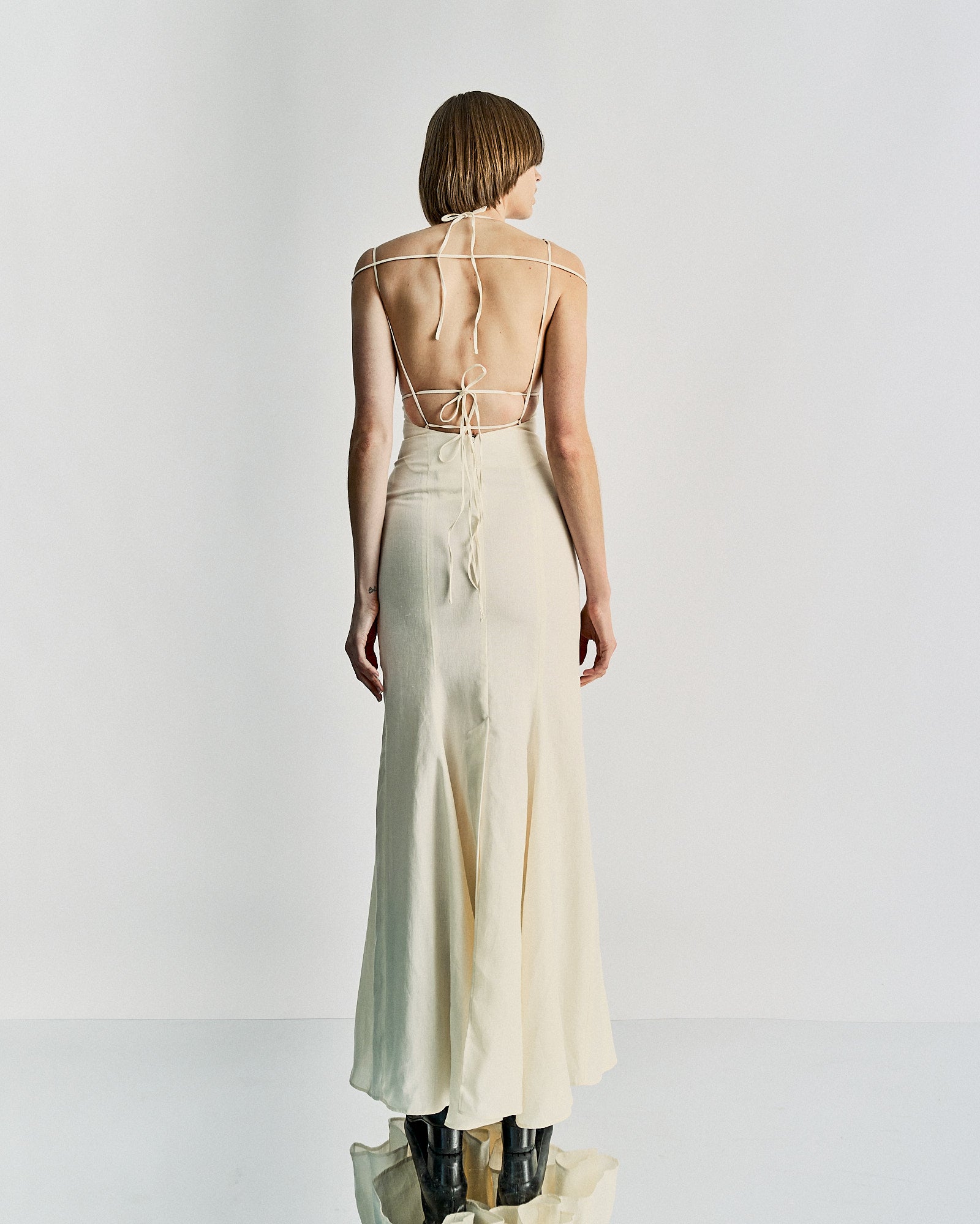 Jacquemus SS 2021 Look 1 La Robe Camargue linen dress - KOT-J