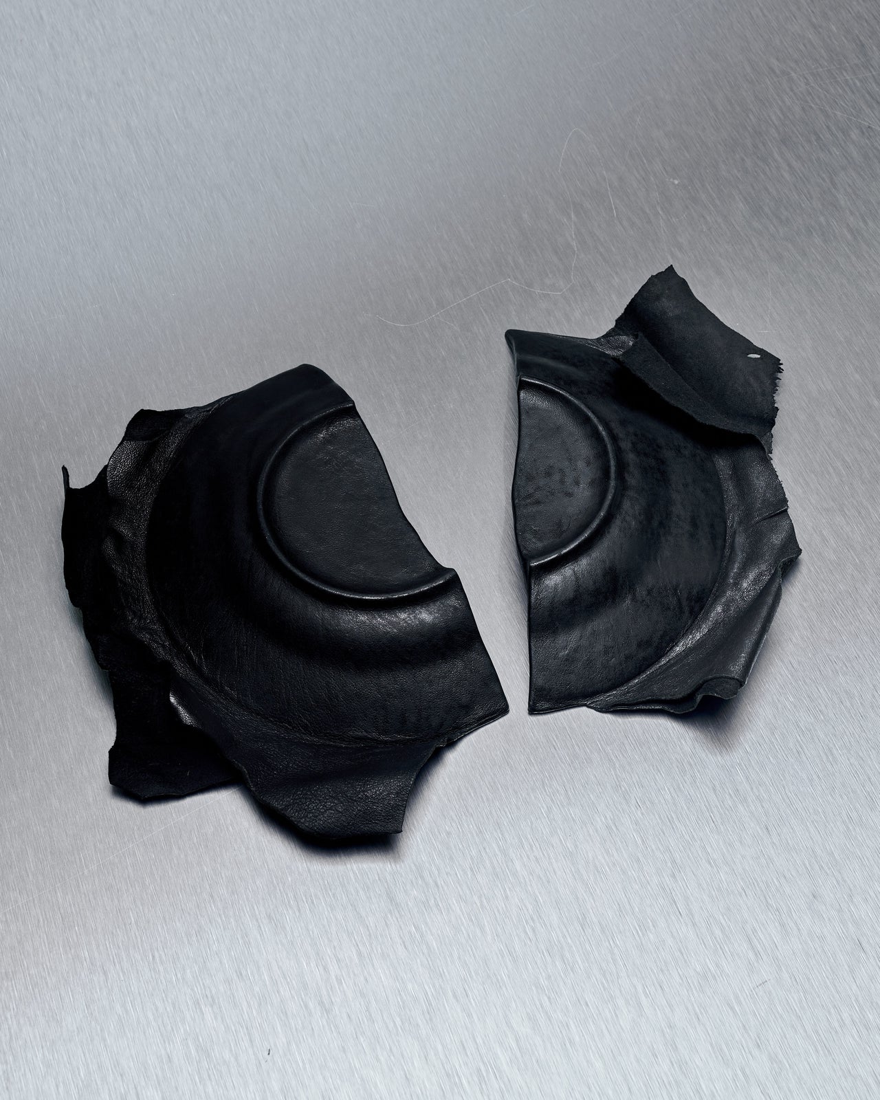 T.A.S. Japan Lamb leather broken plate object
