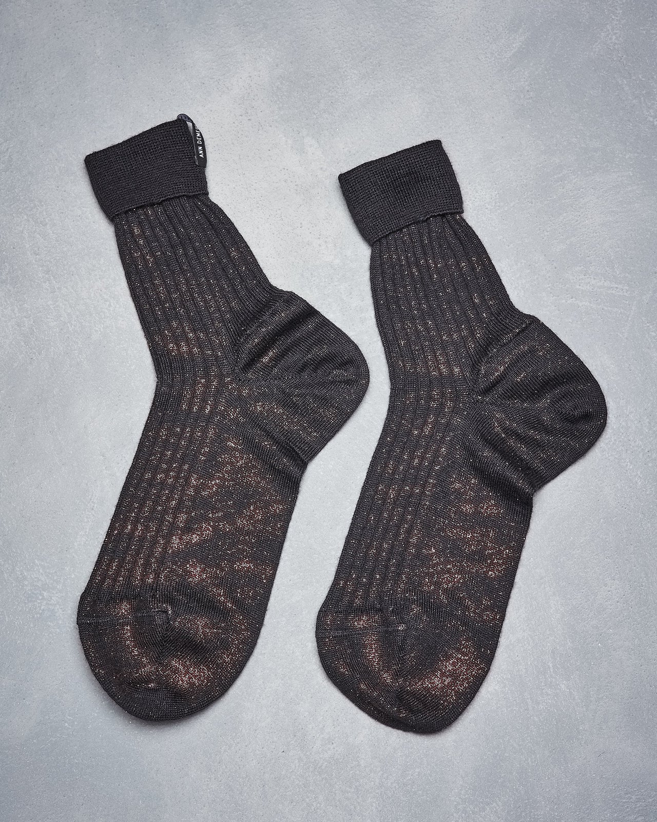Metallic wool socks