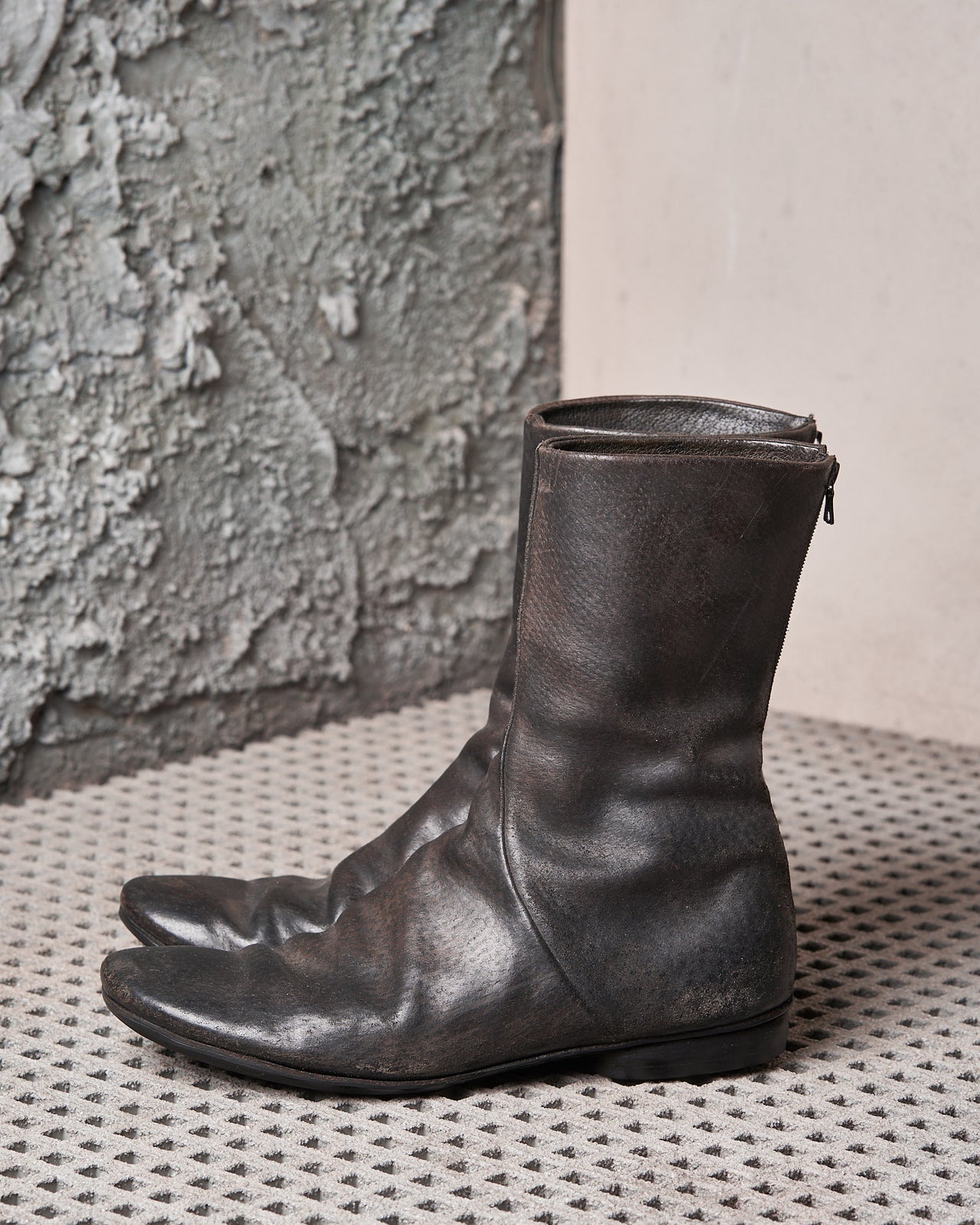 Pig leather boots