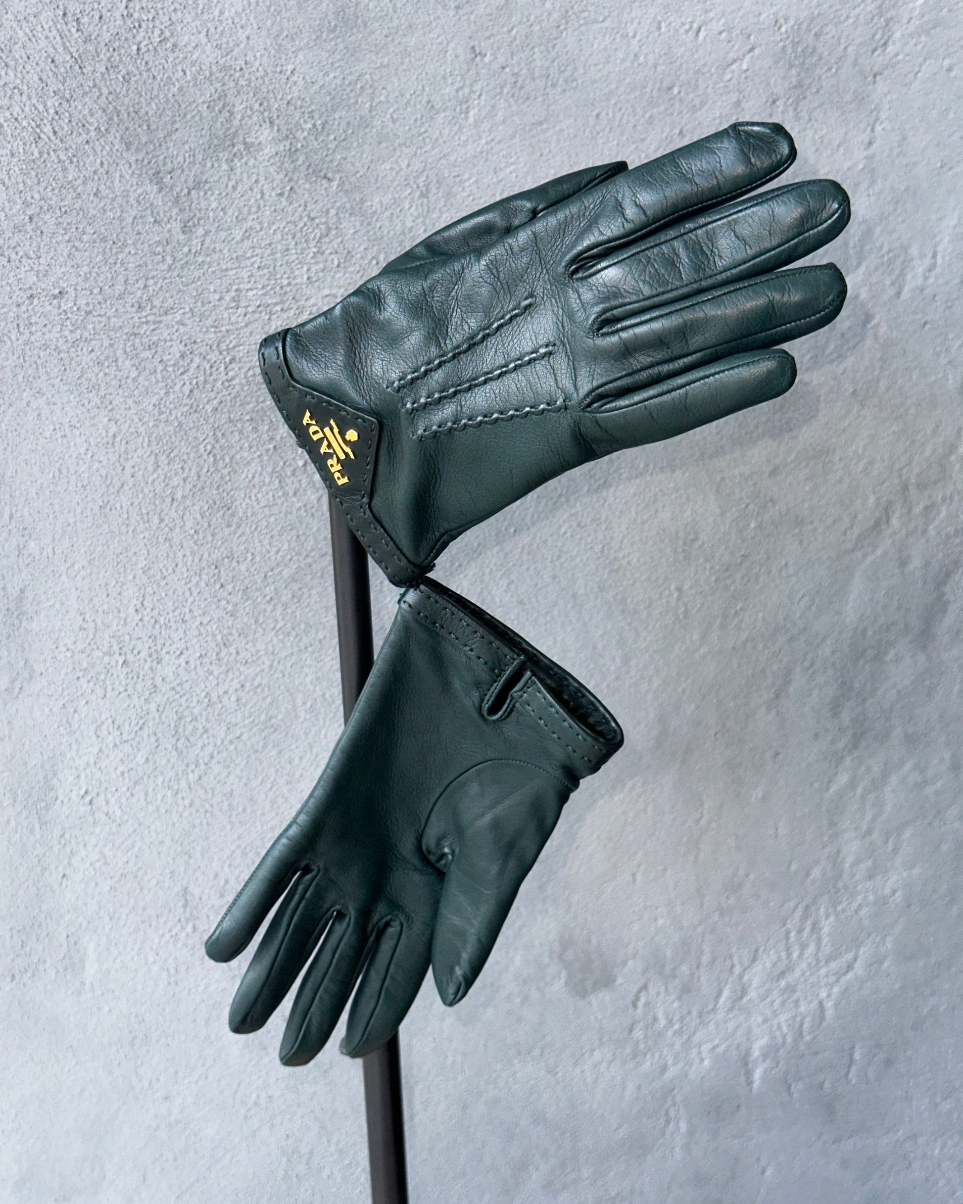 Prada | Cashmere Lined Leather Gloves - KOT-J Prada | Cashmere Lined Leather Gloves - KOT-J