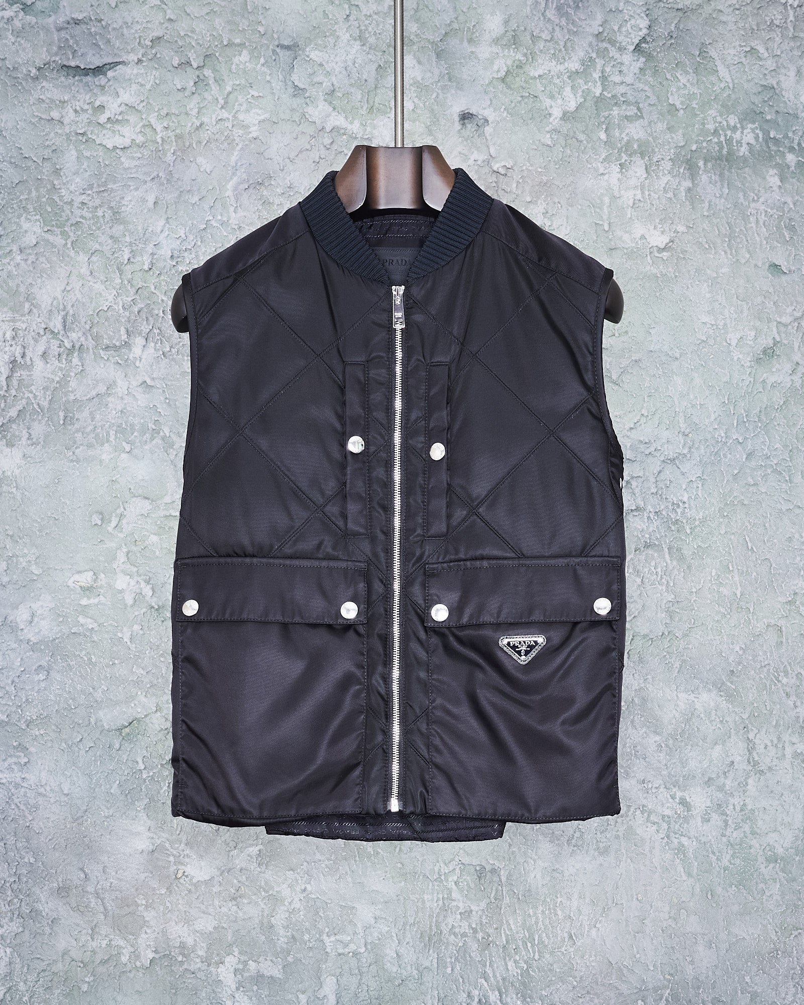 Prada | SS 2020 Logo Plaque Quilted Gilet Vest - KOT-J
